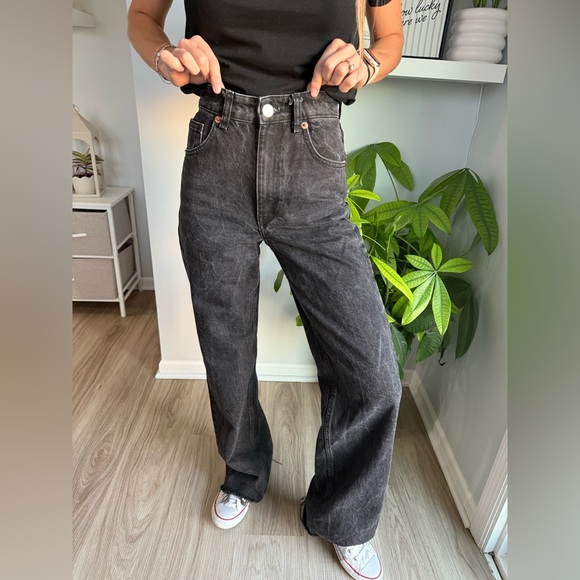ZARA Black High Rise Wide Leg Jeans | Raw Hem | Size 2 🖤 - Picture 5 of 6